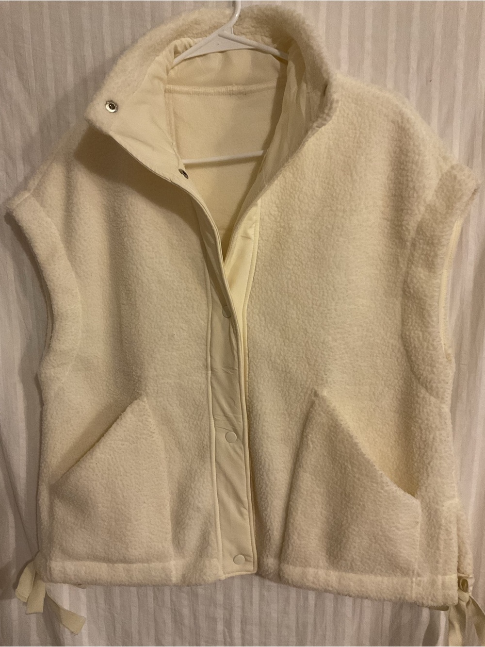 Womens Cream Fleece Snap-Front Vest Sz.S. 40” chest 24” long